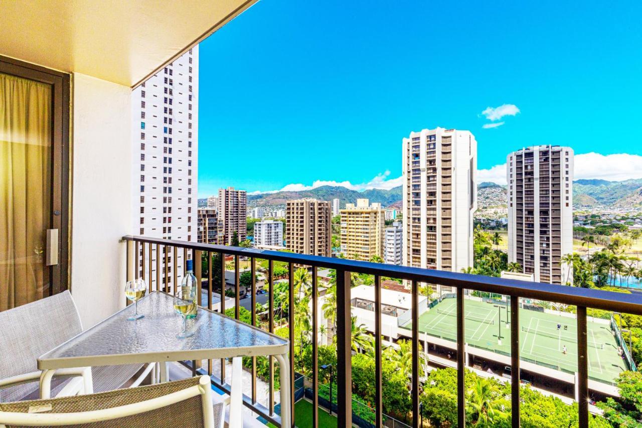 Mountain Views & Steps To Beach - Free Parking! Honolulu Eksteriør billede